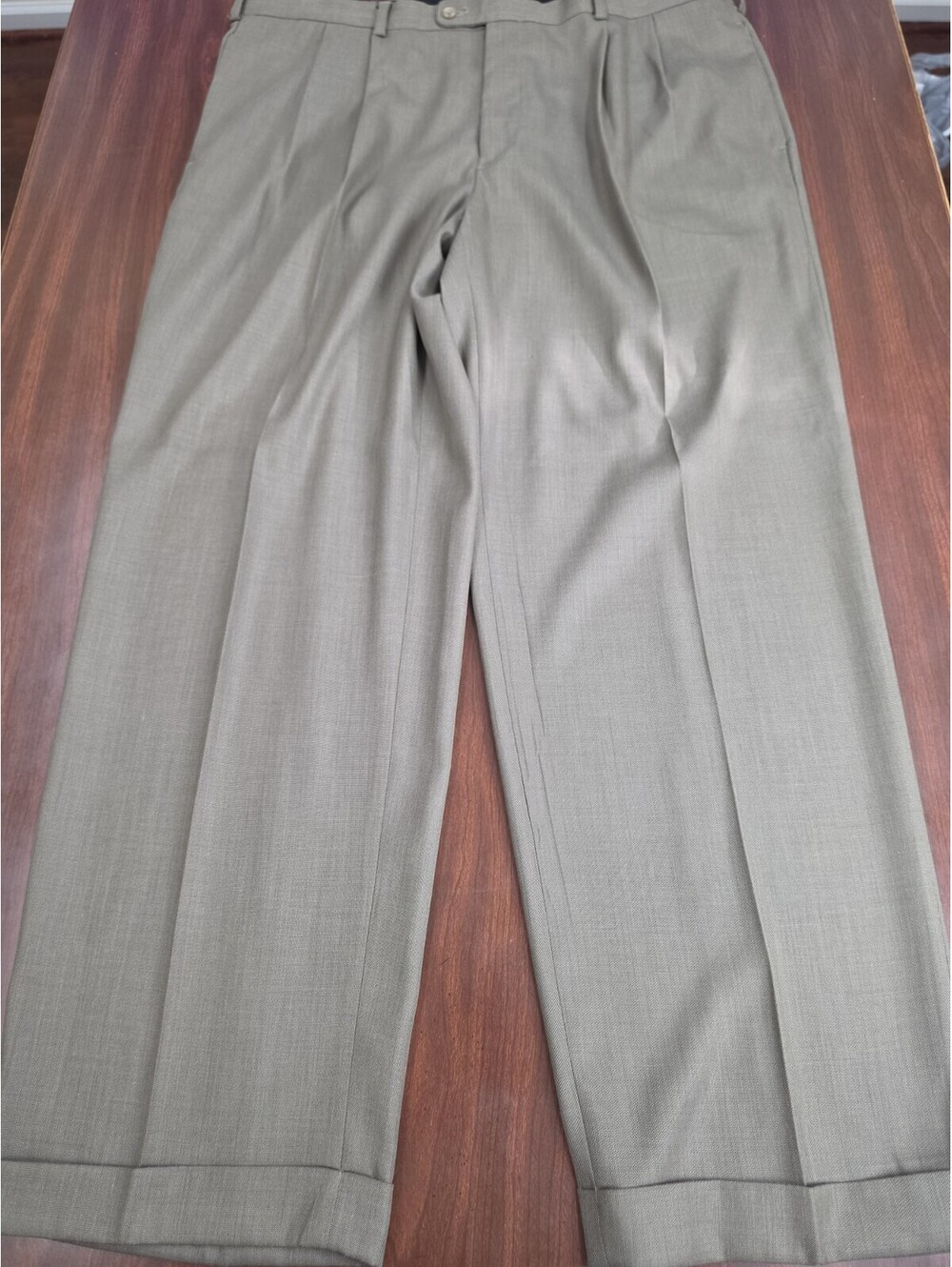 Perry Ellis Portfolio Pleated Cuffed Khaki Dress Pants Size 42x32 Classic Office